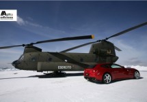 Hoop gedoe rond Ferrari FF bovenop een alp