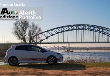 Test Abarth: Punto Evo met zwarte bromsnor