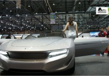 Pininfarina design domineert in Genève, Award voor de Ferrari FF