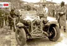 Prachtige tentoonstelling tijdens Mille Miglia in oude Alfa Romeo pitbox