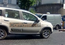 Fiat Panda 4×4 rijdt al rond in Napels