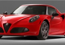 Alfa Romeo 4C straks vol gas over Goodwood