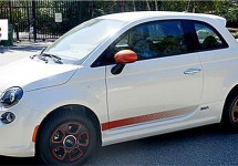 Fiat 500E wordt geveild met handtekening Hollywoodster