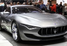 Maserati trekt doek van Alfieri concept