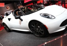 Alfa Romeo toont in Parijs zelfde 4C Spider