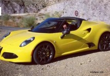 Alfa Romeo 4C Spider maakt zich op voor debuut