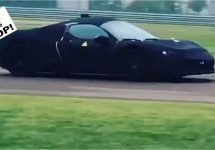 Ferrari test volop haar eerste plug-in hybride model
