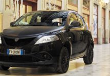 Lancia Ypsilon Black and Noir is geen rouwkrans