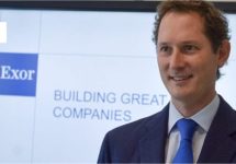 Elkann schrijft brief aan werknemers over fusie