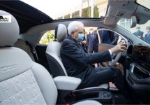 Fiat presenteert nieuwe elektrische 500 aan president