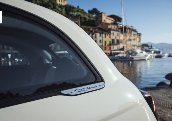 FIAT presenteert de zomerse 500 Hybrid Dolcevita